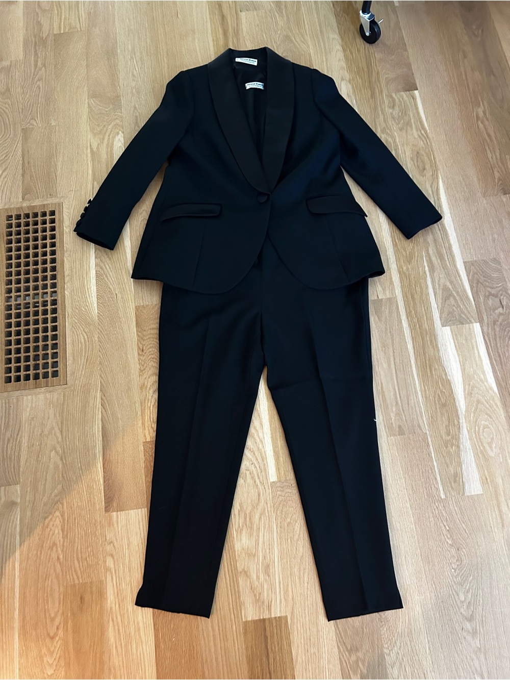 Exclusive Style Paris Tailored Black Blazer & Pants Suit — Women's Workwear